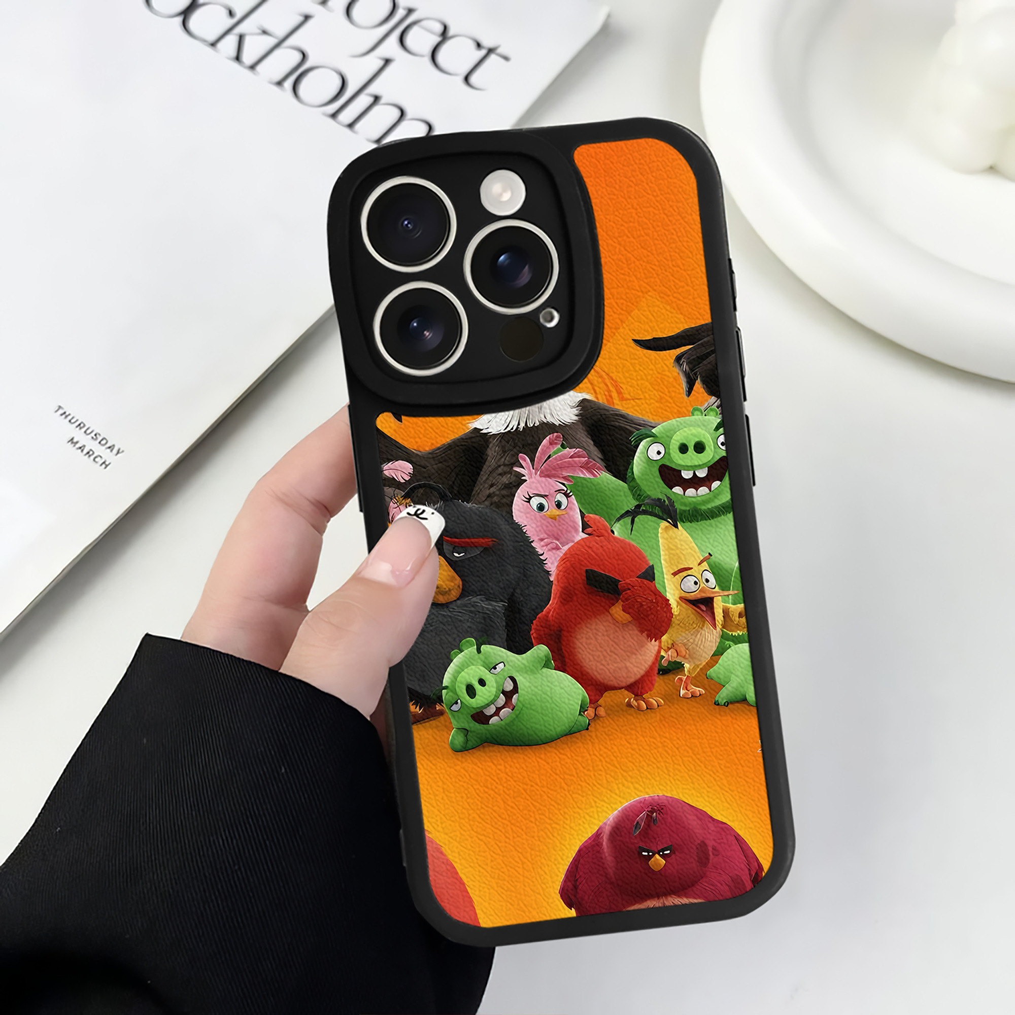 （画像用） Angry Birds アングリーバード 【iPhone 16シリーズ対応】シリコンスマホケース（レザー調） 材質：シリコン